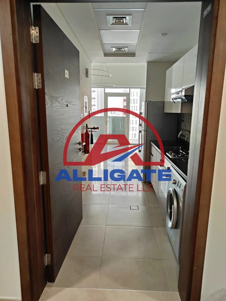 STUDIO WITH BALCONY / HUGE LAYOUT / HIGH FLOOR /64158508728579112