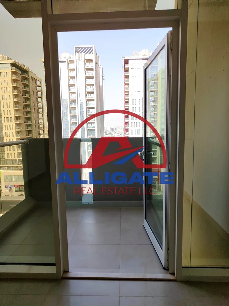 STUDIO WITH BALCONY / HUGE LAYOUT / HIGH FLOOR /64158508728579114