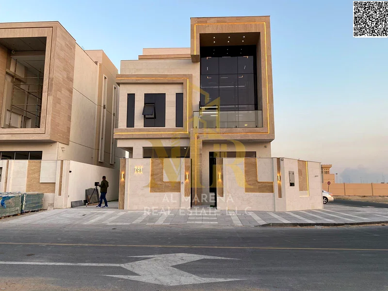 فيلا بسعر يشمل رسوم التسجيل والملكية والكهرباء والماء وتكييف الهواء في الشارع الرئيسي، جاهزة للسكن في الث63884499648257111