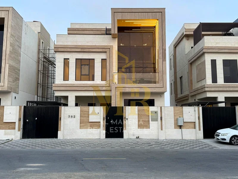 فيلا بسعر يشمل رسوم التسجيل والملكية والكهرباء والماء وتكييف الهواء في الشارع الرئيسي، جاهزة للسكن في الث63884499648257110