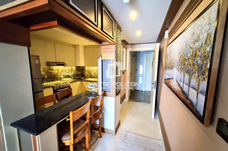 Corner Unit | Vacant | Fully Furnished63997412307587112