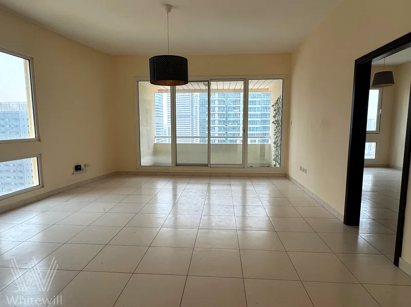 منظر على الواجهة البحرية | طابق عالي | شاغر63774226328450114