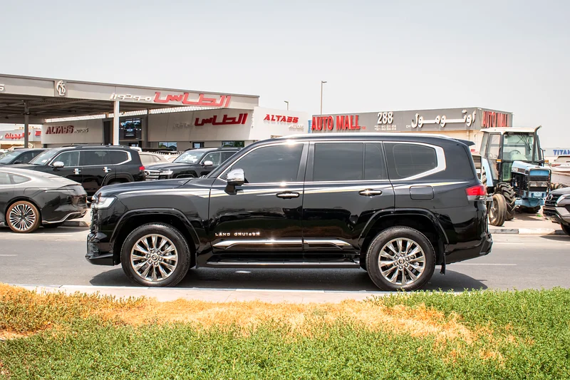 2024 - TOYOTA LAND CRUISER  VX.S - GCC SPECS - ONLY 7,000 KM63699053019905114