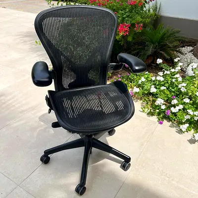 Herman Miller Aeron chair size B