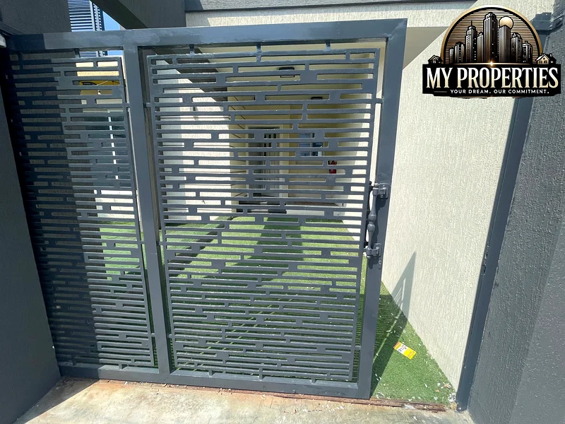 LUXURIOUS VILLA | SPACIOUS LAYOUT | MAID’S ROOM | LOCATED IN A HIGH-END GATED COMMUNITY”63814761922178111