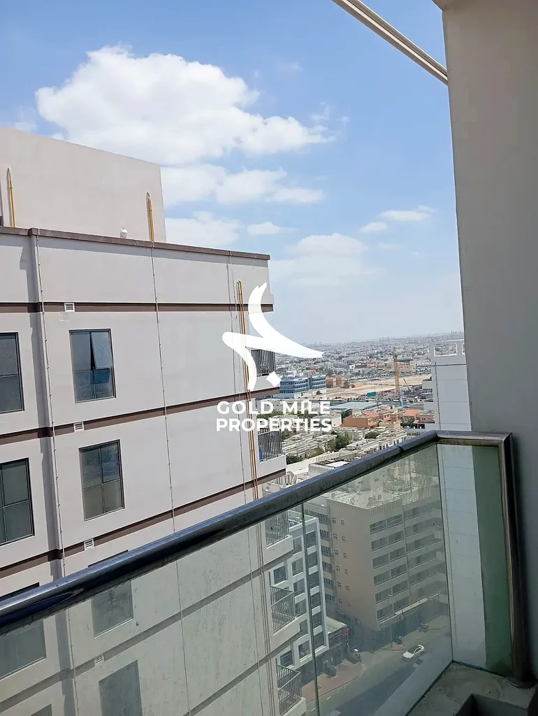 شقة فاخرة من غرفة نوم واحدة ||| تخطيط واسع ||| قريبة من المترو ||| موقع متميز63744067198465113