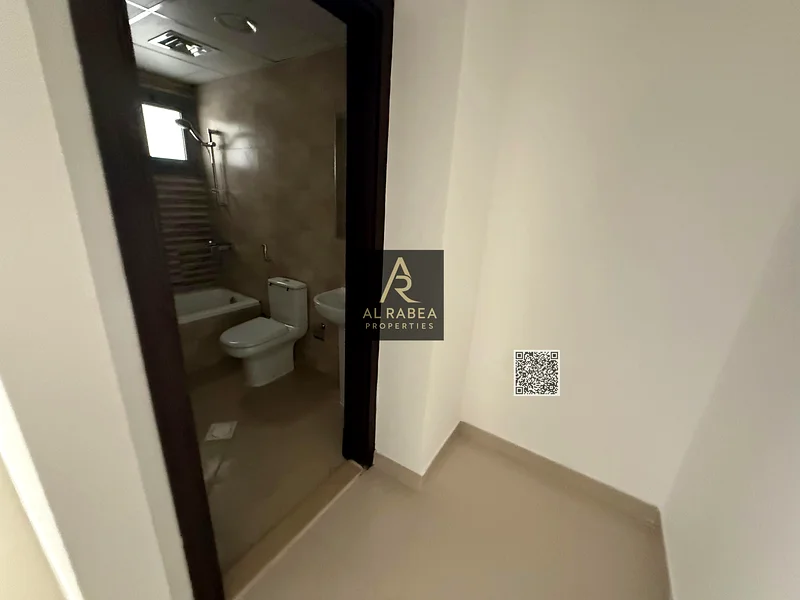 غرفة نوم رئيسية واسعة جديدة بالكامل63714169982082114