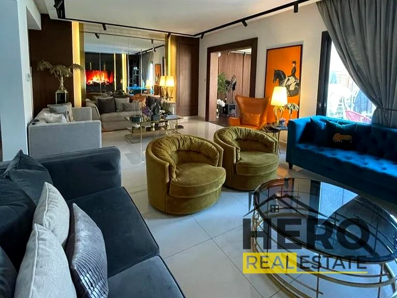 Opulent Townhouse | Sleek Design | Ideal Location !63839076232066111