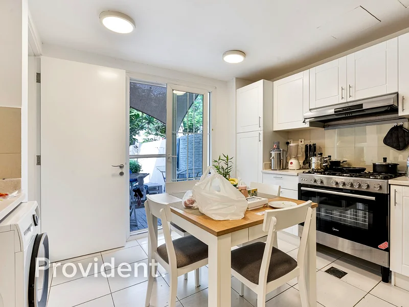 Renovated | Corner Unit | Vacant63728925664642114