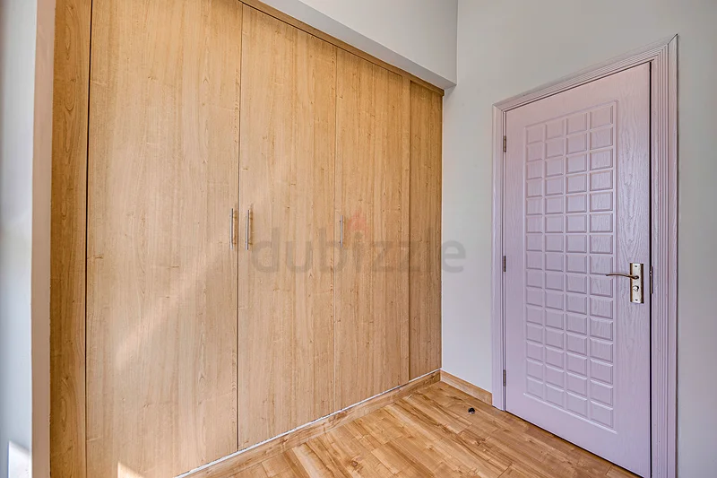 1BD plus study in Escan Tower High Floor Vacant !64039813442305114