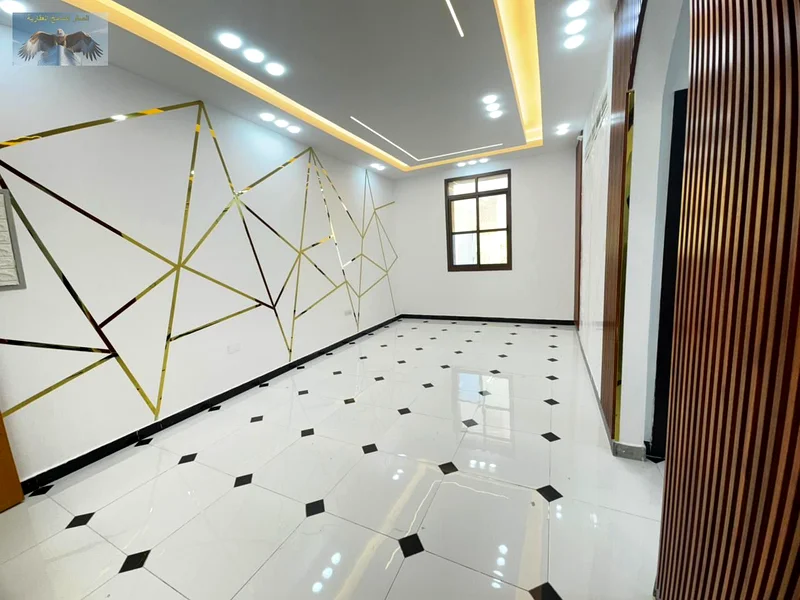 شقة 2 غرفة نوم بتصميم واسع، وتشطيبات فاخرة جدًا، على بُعد دقائق من دبي والشارقة، وقريبة من جميع الخدمات63723000865793111