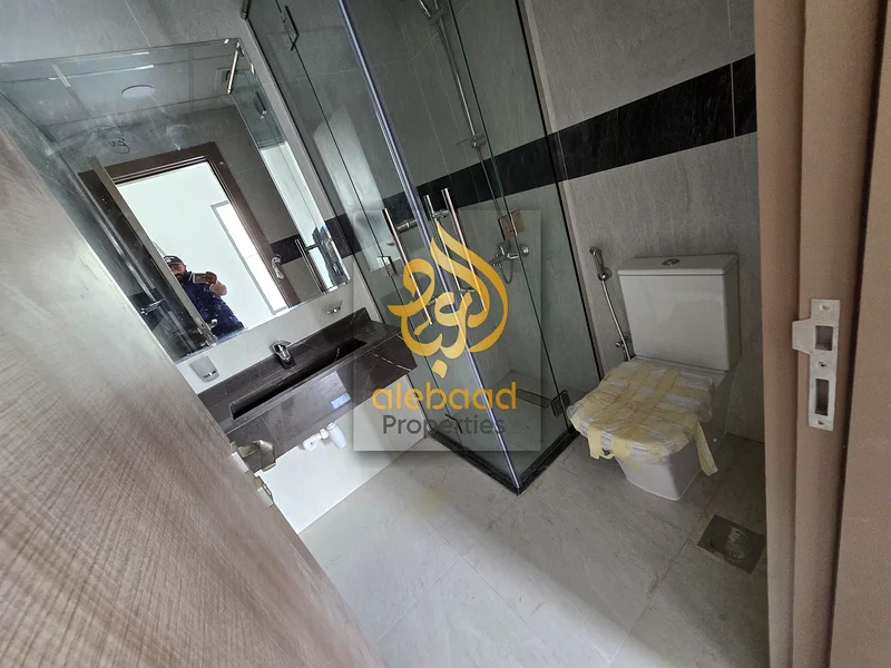 مبنى جديد بالكامل//جميع وسائل الراحة//تشطيب جميل//شقة واسعة مكونة من غرفتي نوم//شرفة//للعوائل63742571220481110