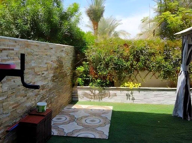 مطل على المسبح | صف واحد | شاغر عند التحويل64003601540738112