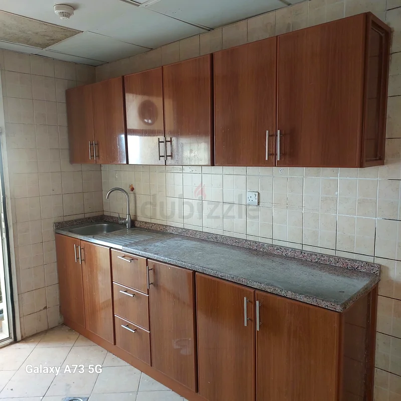 Middle room available for rent near Al Nadha Metro station for couple or single working lady. @200063797914119169113