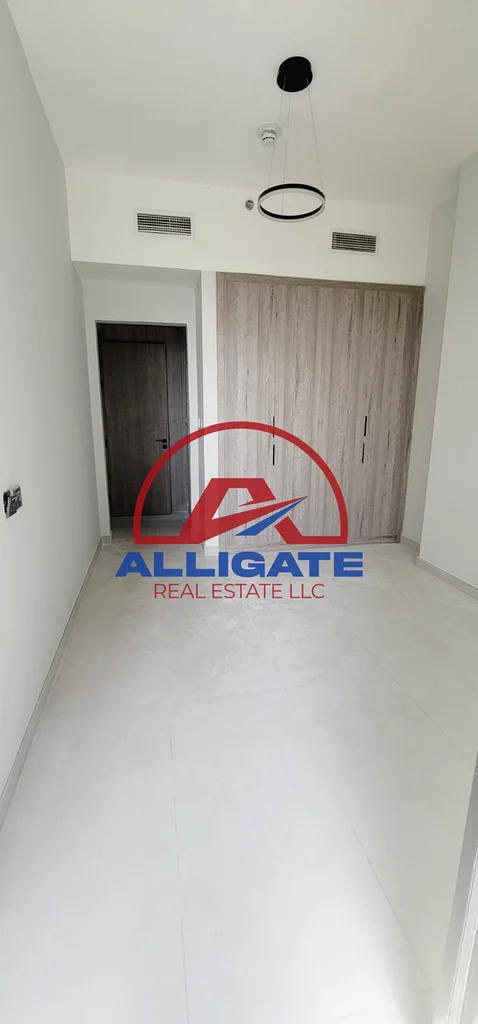 2BR WITH HUGE LAYOUT / PRIME LOCATION / WITH BALCONY /63734917127171112