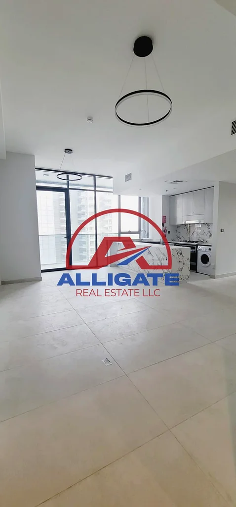 2BR WITH HUGE LAYOUT / PRIME LOCATION / WITH BALCONY /63734917127171110