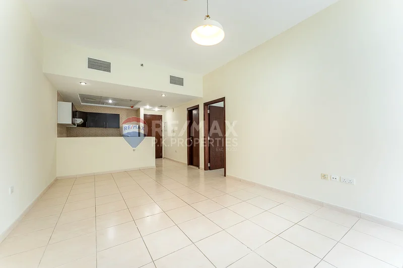 Vacant | Well Maintained | Pool View63735397866626110
