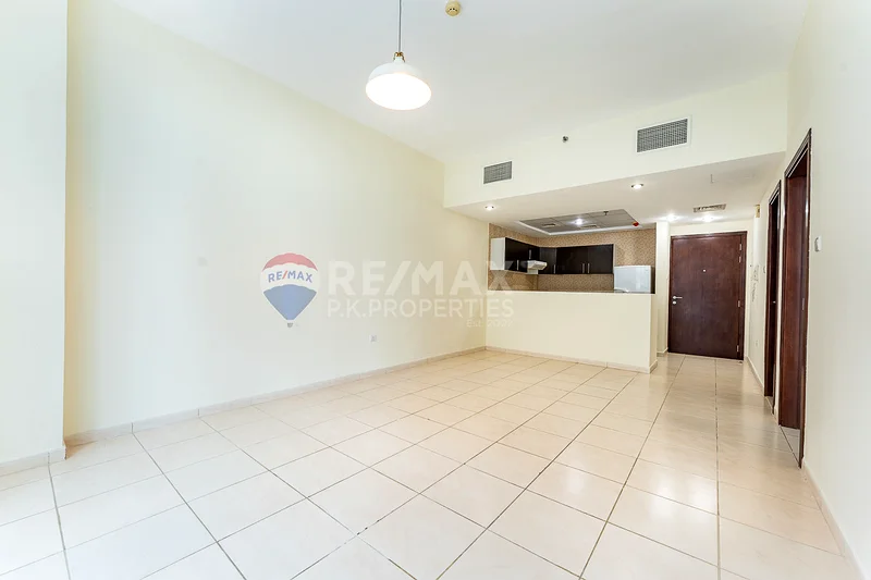 Vacant | Well Maintained | Pool View63735397866626113
