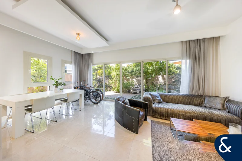 Corner Unit | Vacant | Park Backing63926621840641113