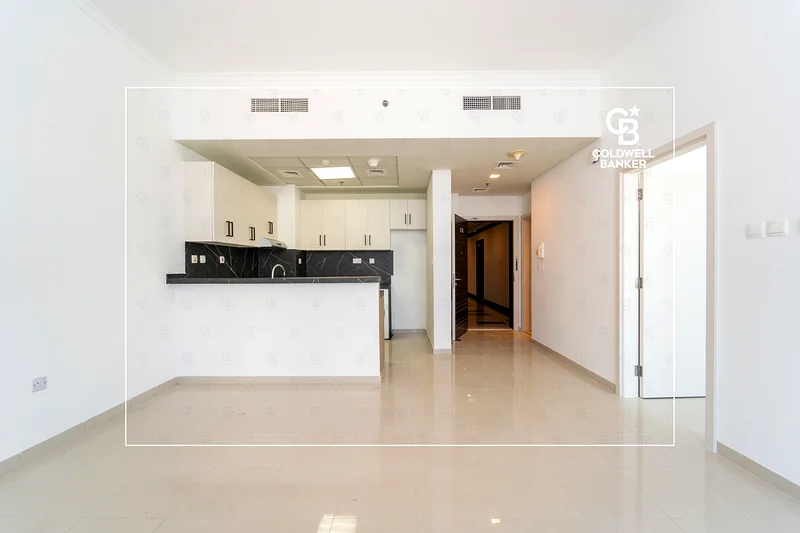 Partially Upgraded | Sea View | Vacant on Nov63775019606019113