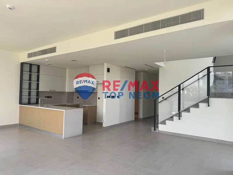 PRIME LOCATION | ELGANT | SPACIOUS LAYOUT63804773711617112