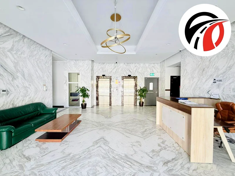 ستوديو واسع مع شرفة وموقف سيارات مجاني63742471965955110