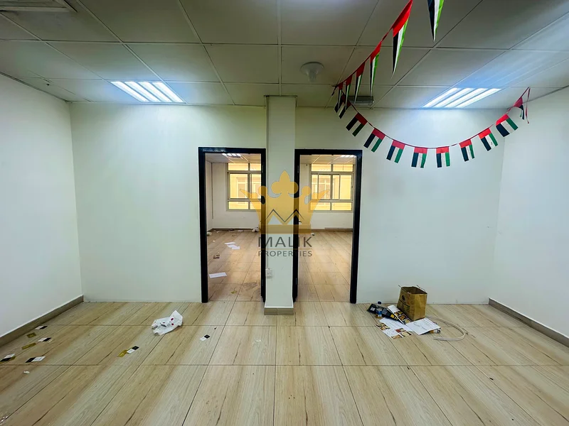 مكتب مع حمام خاص وغرفة مؤن @ شارع المنامة64063910977795110
