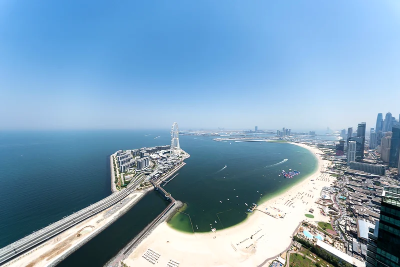 شقة فاخرة من 3 غرف نوم بإطلالة بانورامية على البحر63817592328706110
