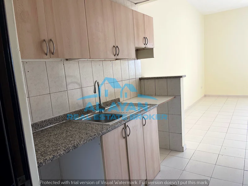 شقة بدون شرفة للإيجار في كلاستر اليونان63741807993218114