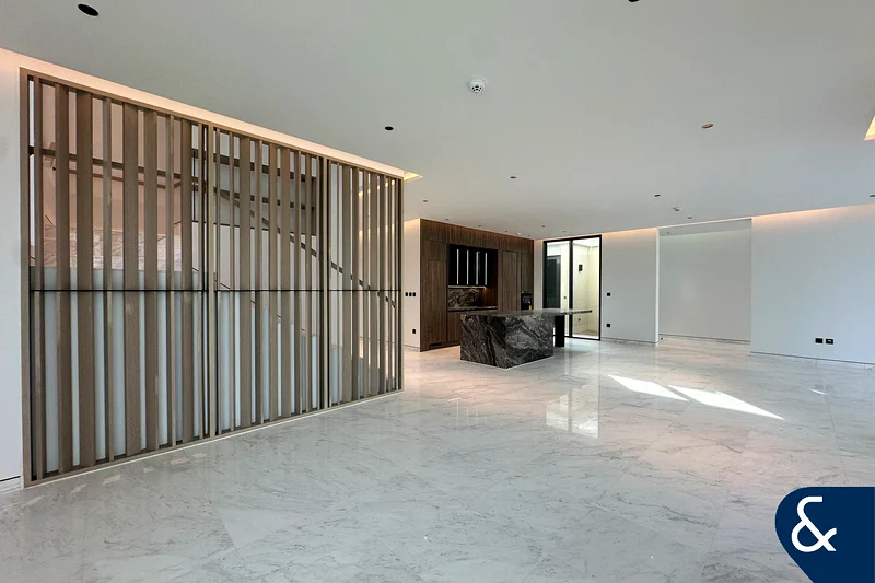 Corner Plot | Signature Villa | Vacant Now63931007713793111