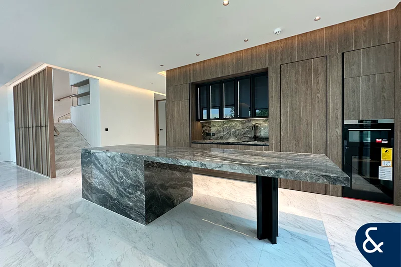 Corner Plot | Signature Villa | Vacant Now63931007713793113
