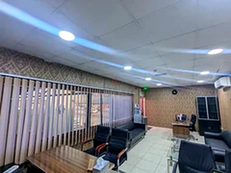مرآب متاح للإيجار الشهري في منطقة مصفح الصناعية63822517091971111