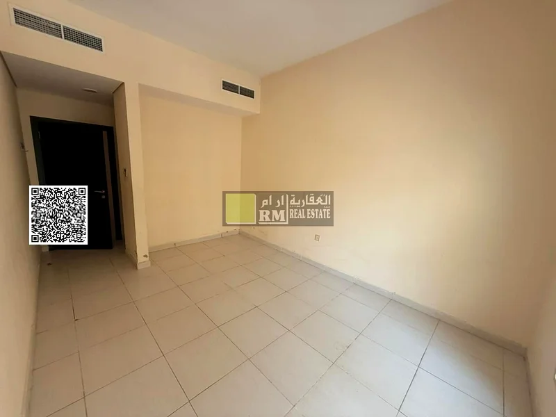 شقة واسعة للإيجار في الطابق العالي ببرج ليليز، عجمان – إيجار معقول جدًا63709863869057114