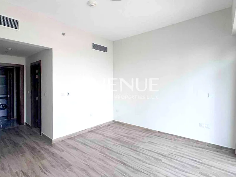 Vacant | Well Maintained | Prime location63764073603586114
