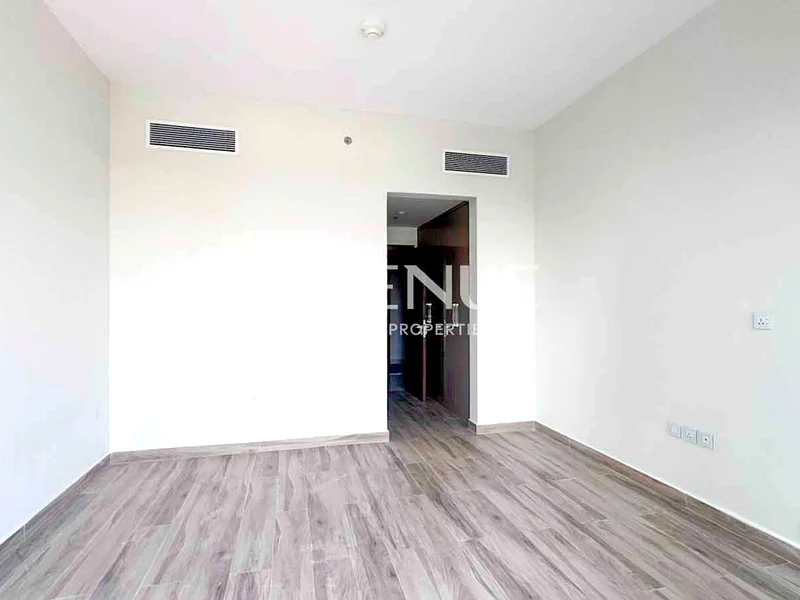 Vacant | Well Maintained | Prime location63764073603586113