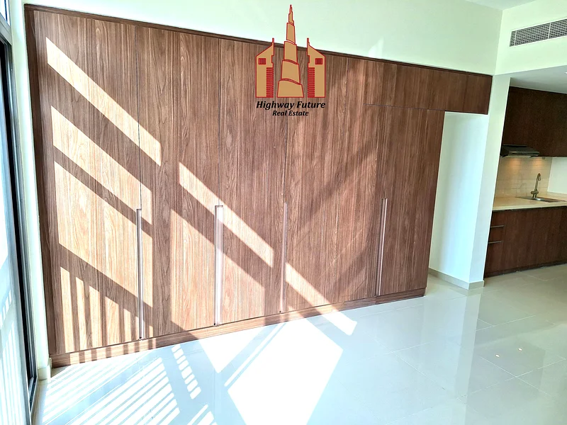تصميم أكبر || شرفة واقفة || جميع وسائل الراحة63705460377985113