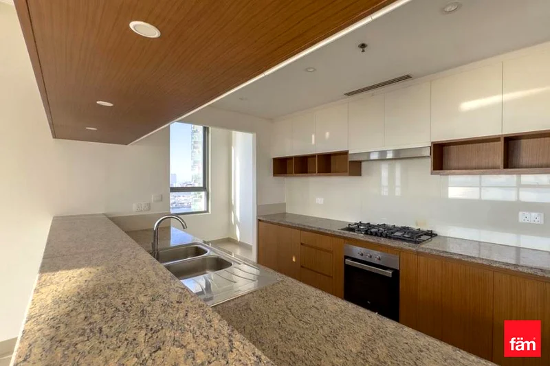 Largest Layout| High floor| Full water View64027363591041112