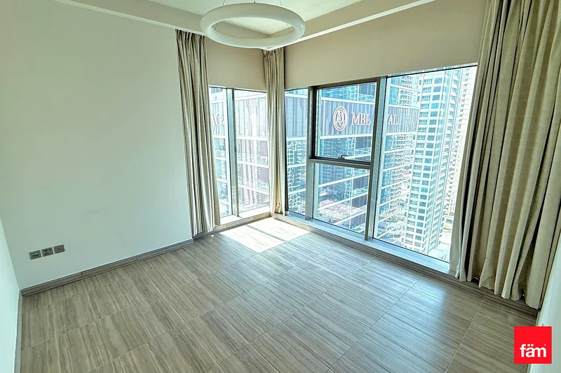 BALCONY | LAKE VIEW | VACANT | SPACIOUS63749245009153112