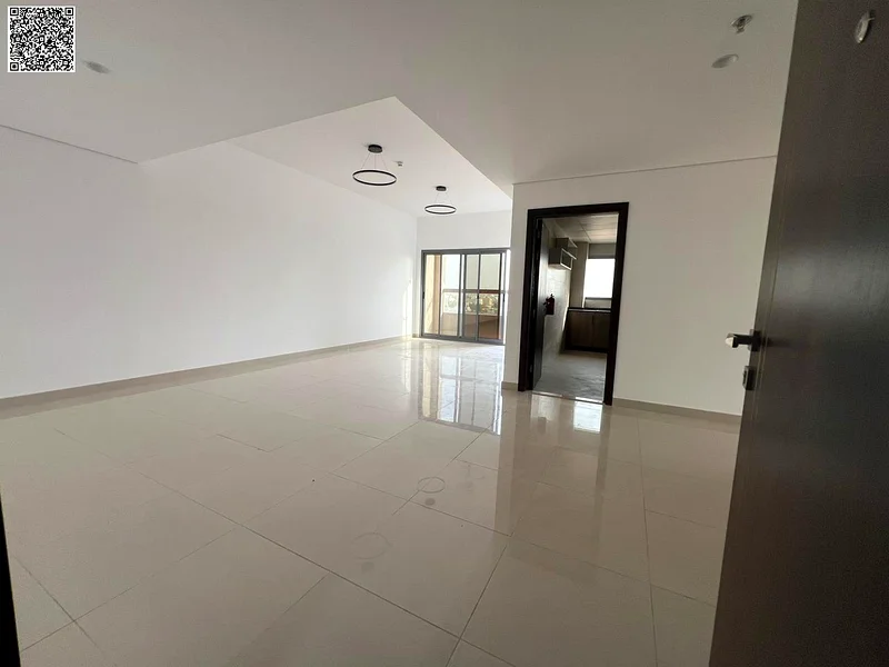 Brand new apt in Al Jurf – 2 master beds, 3 baths, balcony, central AC, closets, easy exit to Dubai63714266732546111