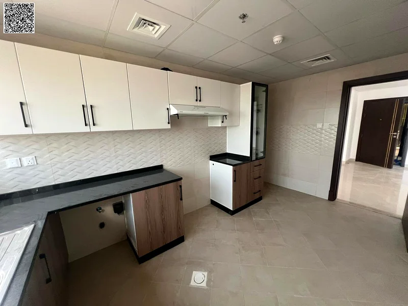 Brand new apt in Al Jurf – 2 master beds, 3 baths, balcony, central AC, closets, easy exit to Dubai63714266732546114
