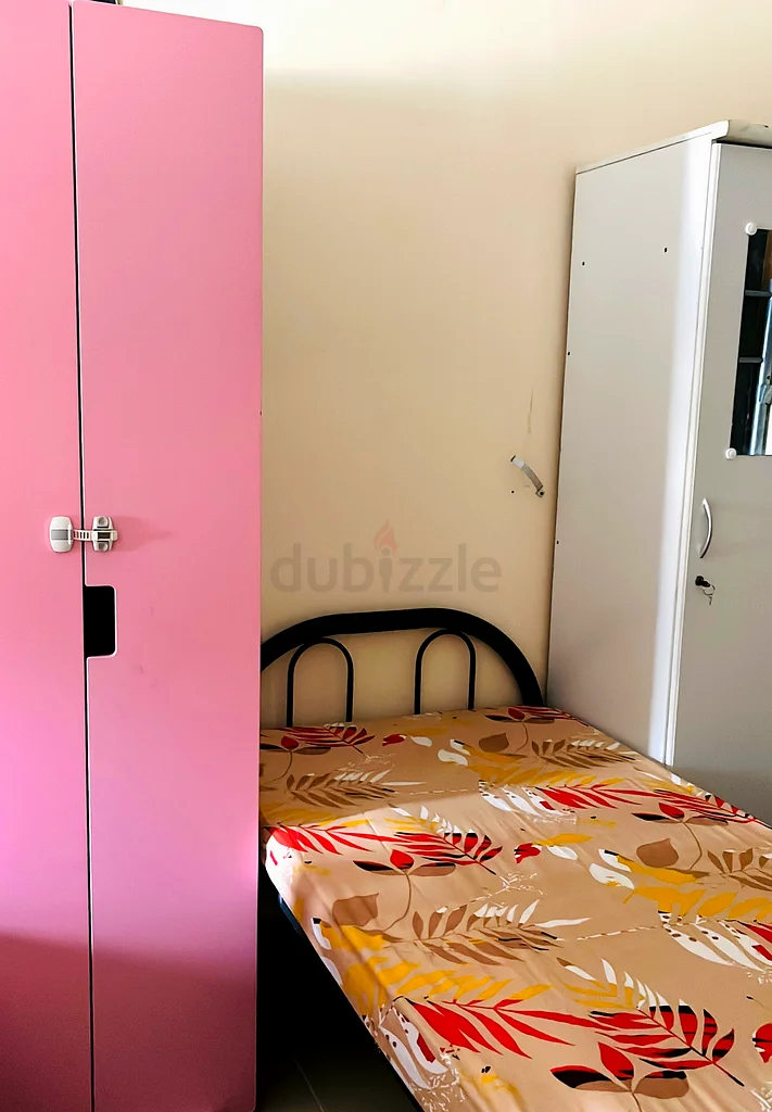 مساحة سرير للسيدات (إناث فقط)64056928871554111