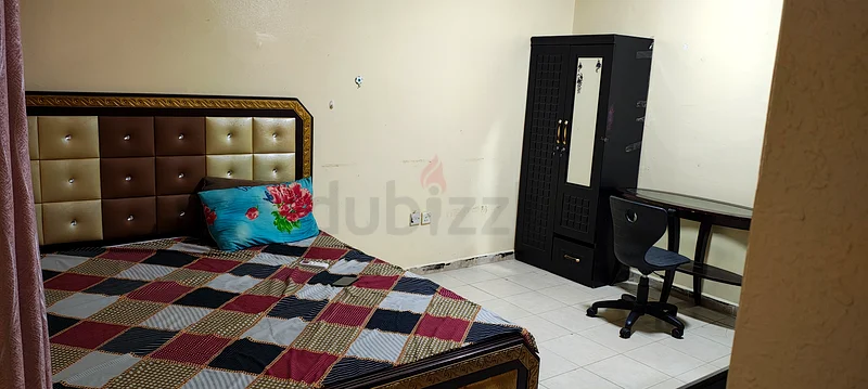 شقة استوديو مفروشة بشرفة للإيجار الشهري (للهنود) بالقرب من رولا63796158761858112