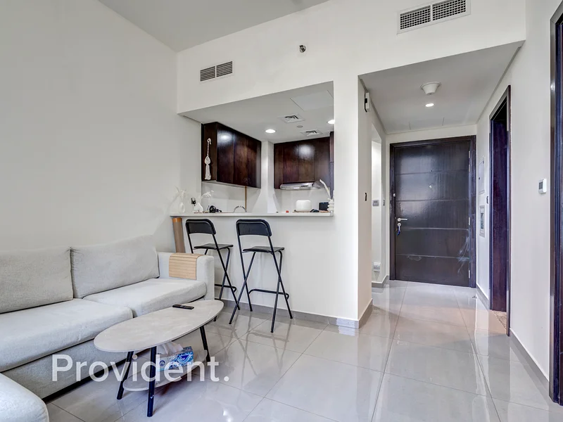 Contemporary | Walkable to Metro | Merano Tower63791445156738111