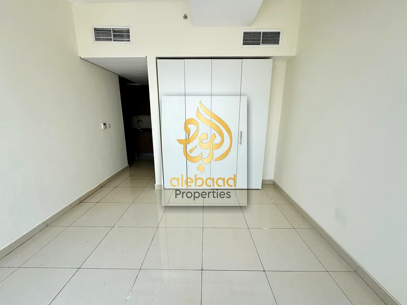Spacious Studio apartment available with parking and pool book now!63742282496131110