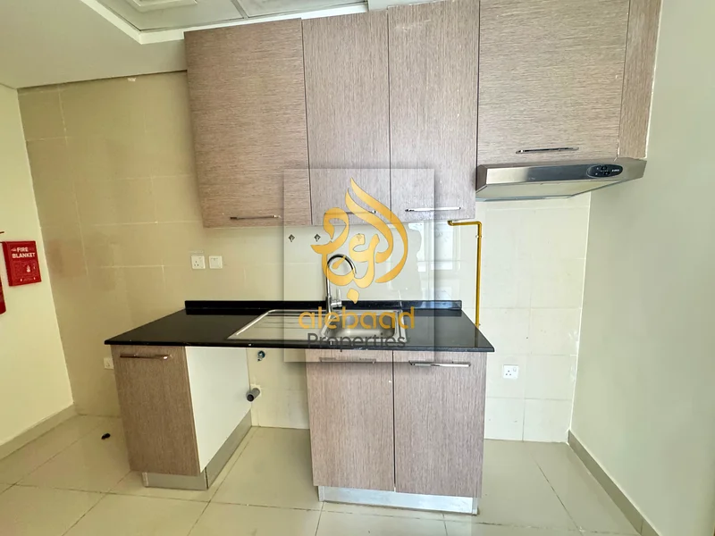 Spacious Studio apartment available with parking and pool book now!63742282496131114