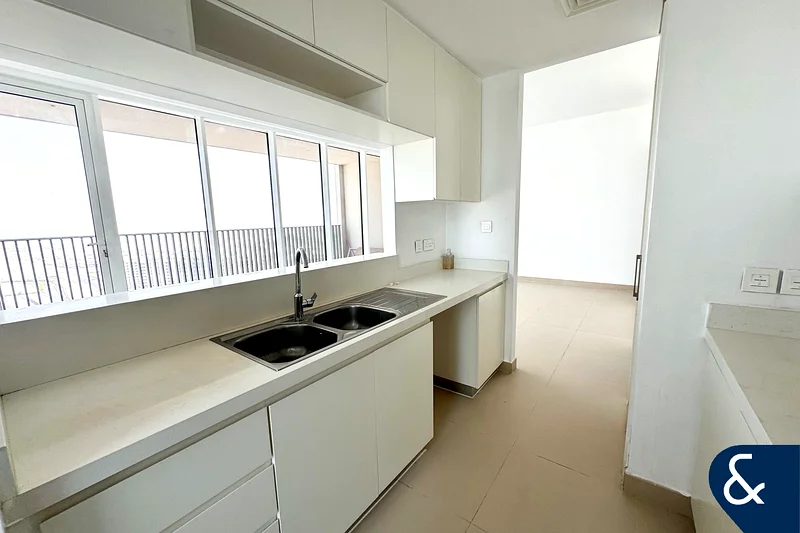 BEST PRICE | High Floor | Sea Views64027240375809113