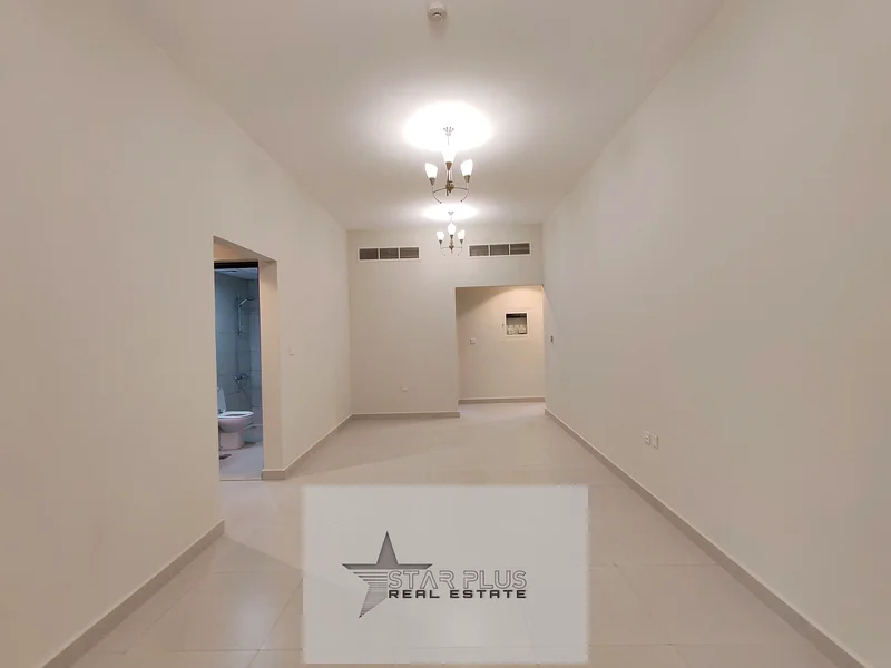 شقة واسعة جداً بغرفتين نوم بالقرب من المخرج مع موقف سيارات مغطى63808433414529112