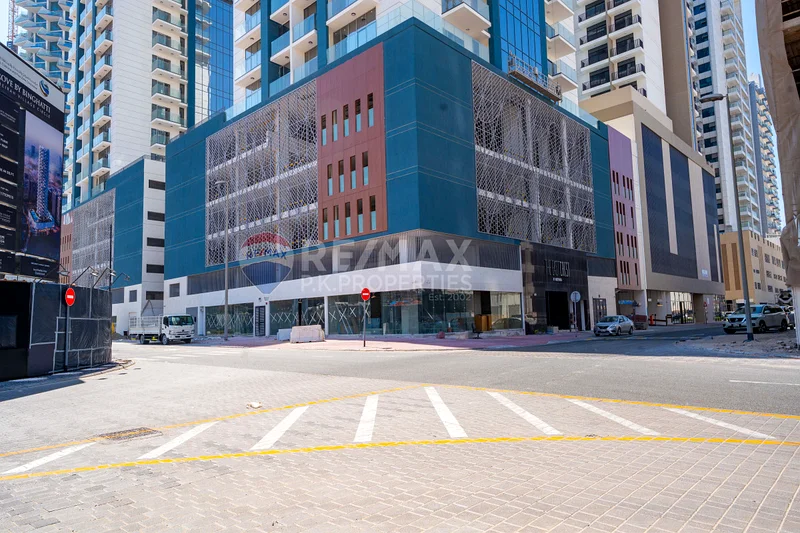 الموقع الأول | إطلالة مباشرة على الطريق | عائد استثماري مرتفع63825781596931110