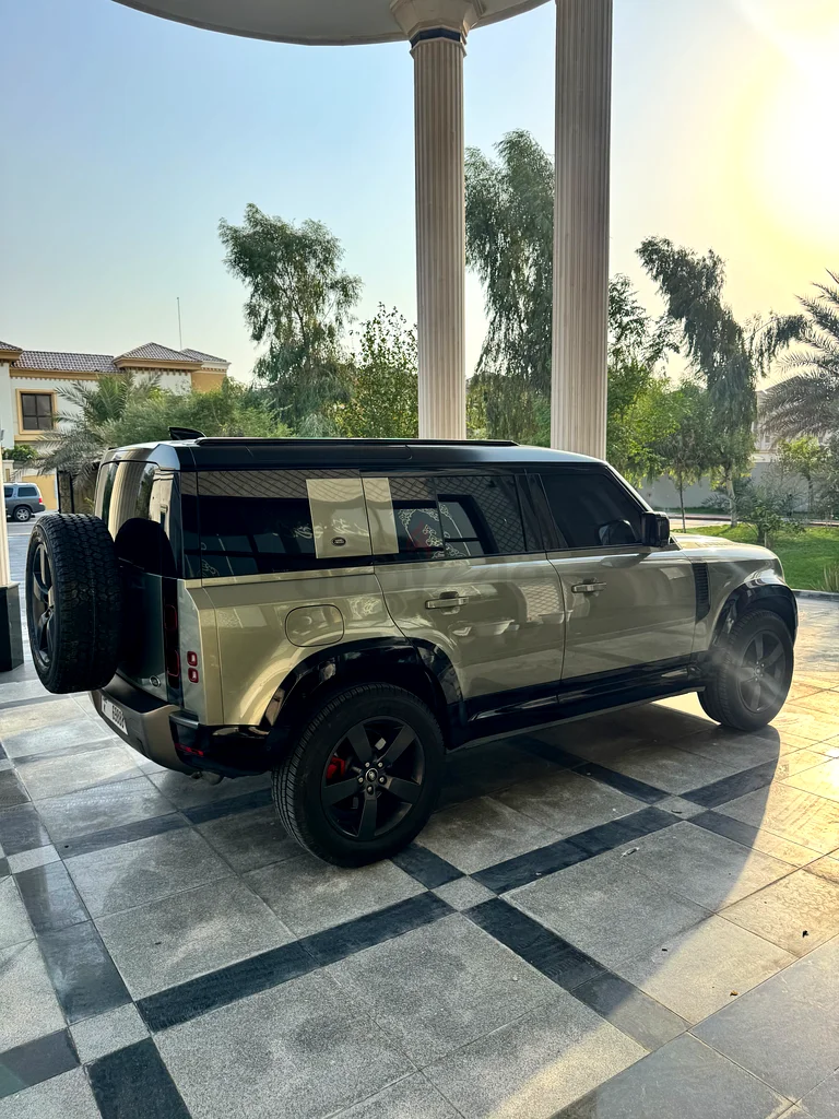 2020 land Rover Defender 110 v6 GCC Altayer motors (first owner)63700286618114113
