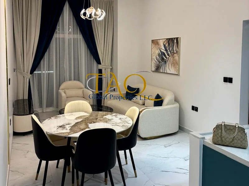 شقة جديدة بالكامل مكونة من غرفتي نوم | مفروشة بالكامل | إطلالة على الطريق |63732572130946113